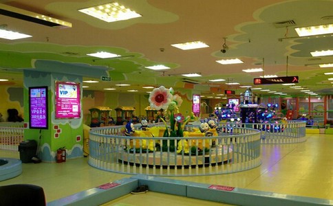 選購(gòu)游樂設(shè)備時(shí)的注意事項(xiàng)